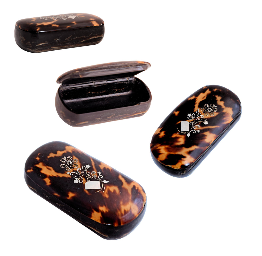 French inlaid horn snuff box